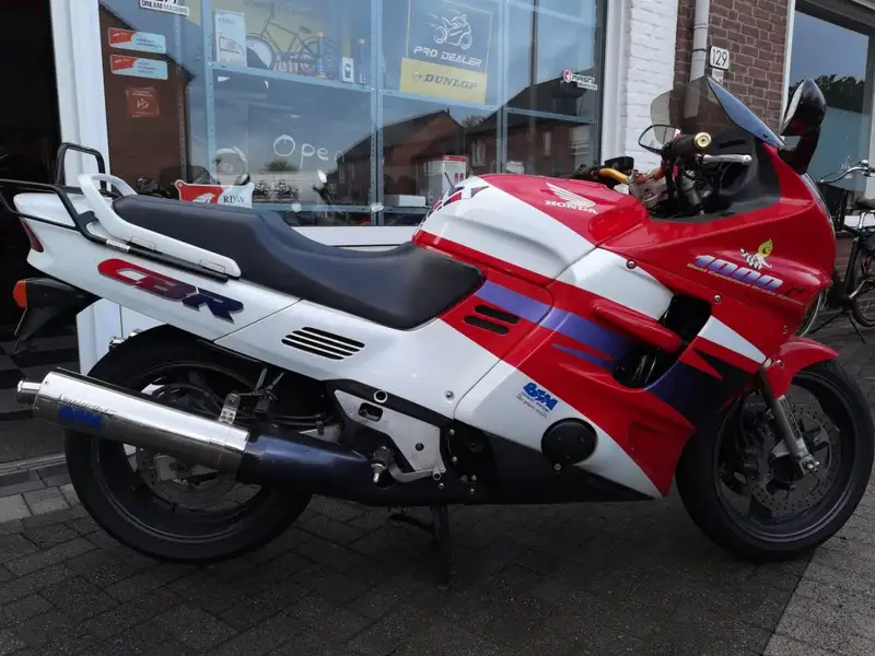 Honda CBR 1000 - foto 3