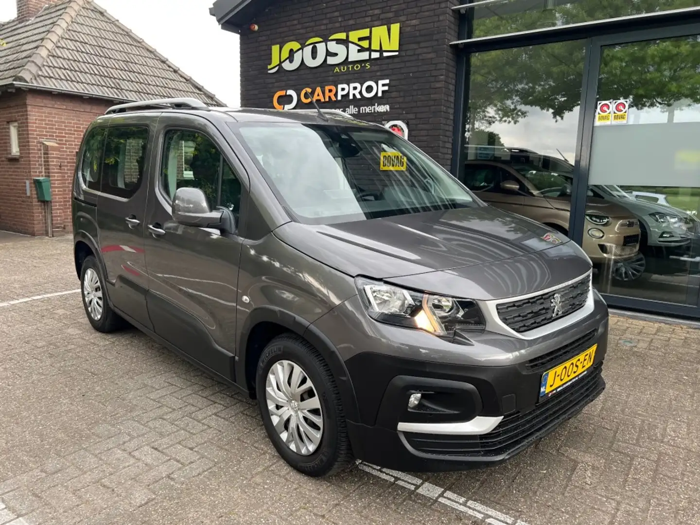 Peugeot Rifter 1.2 PURETECH ALLURE Gris - 1