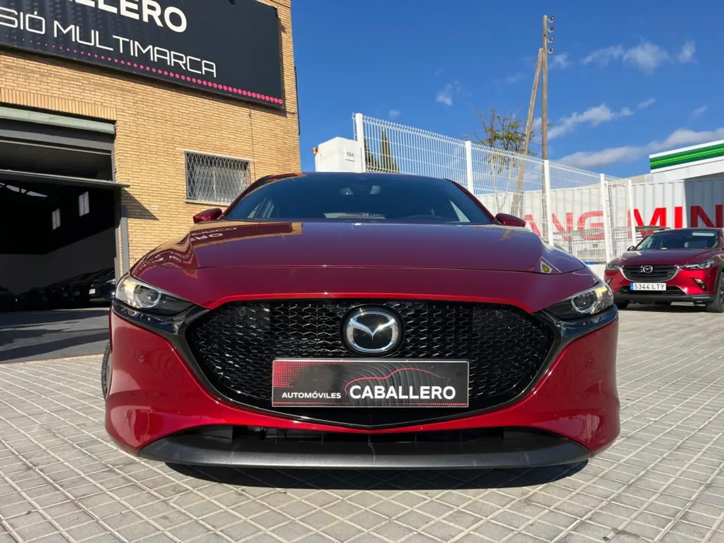 Mazda 3 2.0 e-Skyactiv-G Evolution 90kW Rood - 2