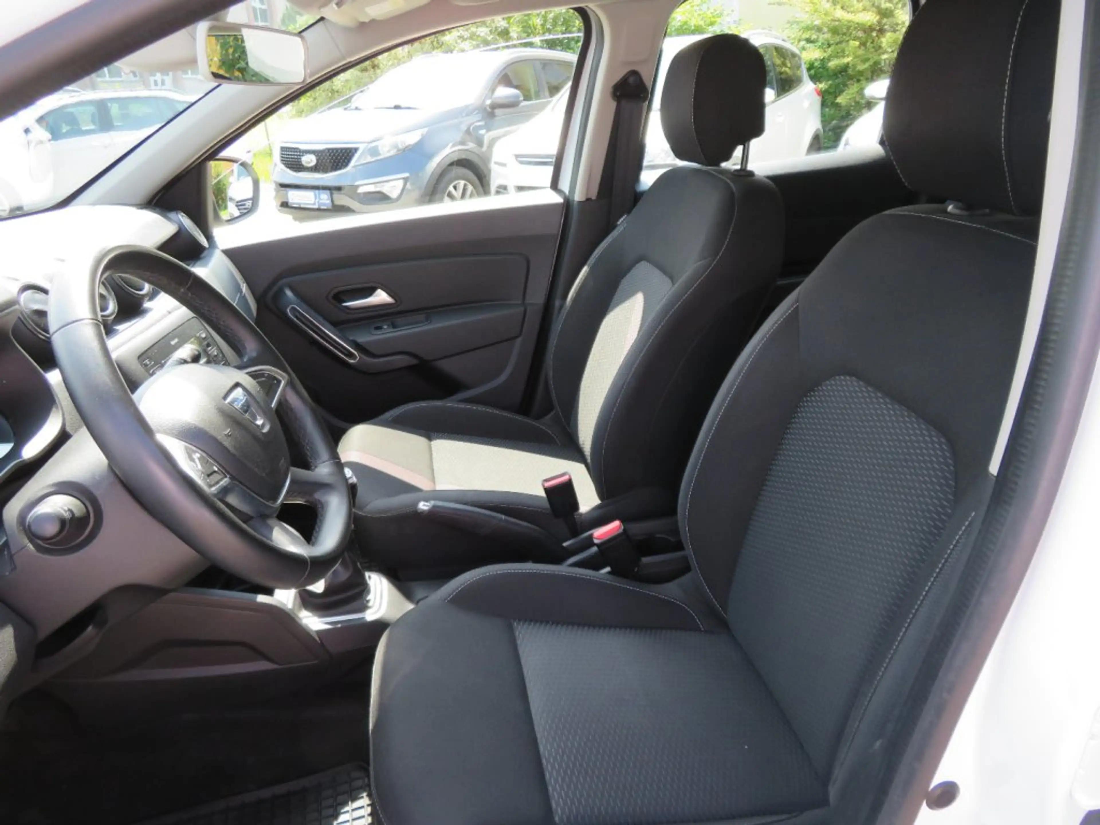 Dacia Duster 115 S&S Comfort — photo 4
