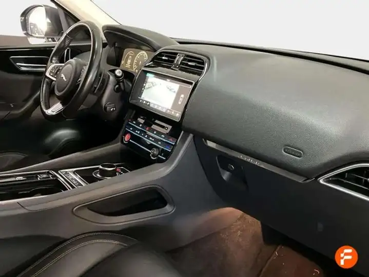 Jaguar F-Pace 2017, foto 10