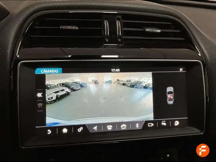 Jaguar F-Pace 2017, foto 17