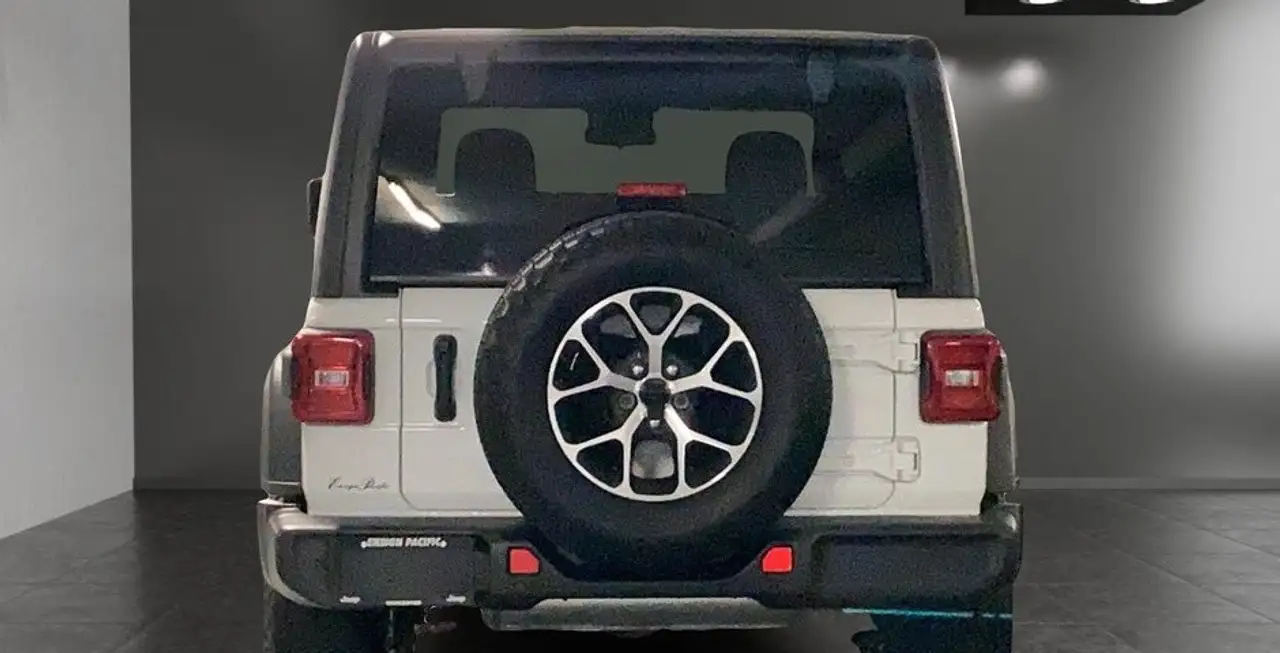 Jeep Wrangler photo Jeep Wrangler