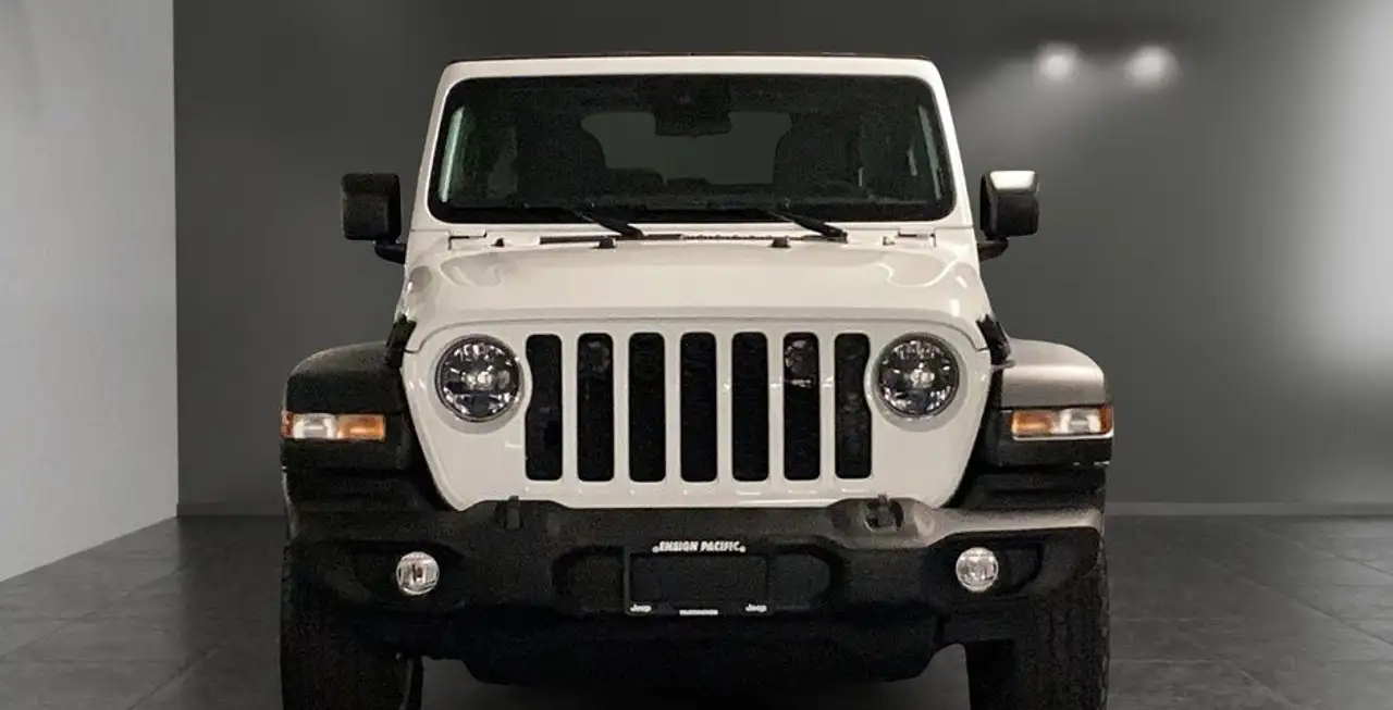 Jeep Wrangler photo Jeep Wrangler