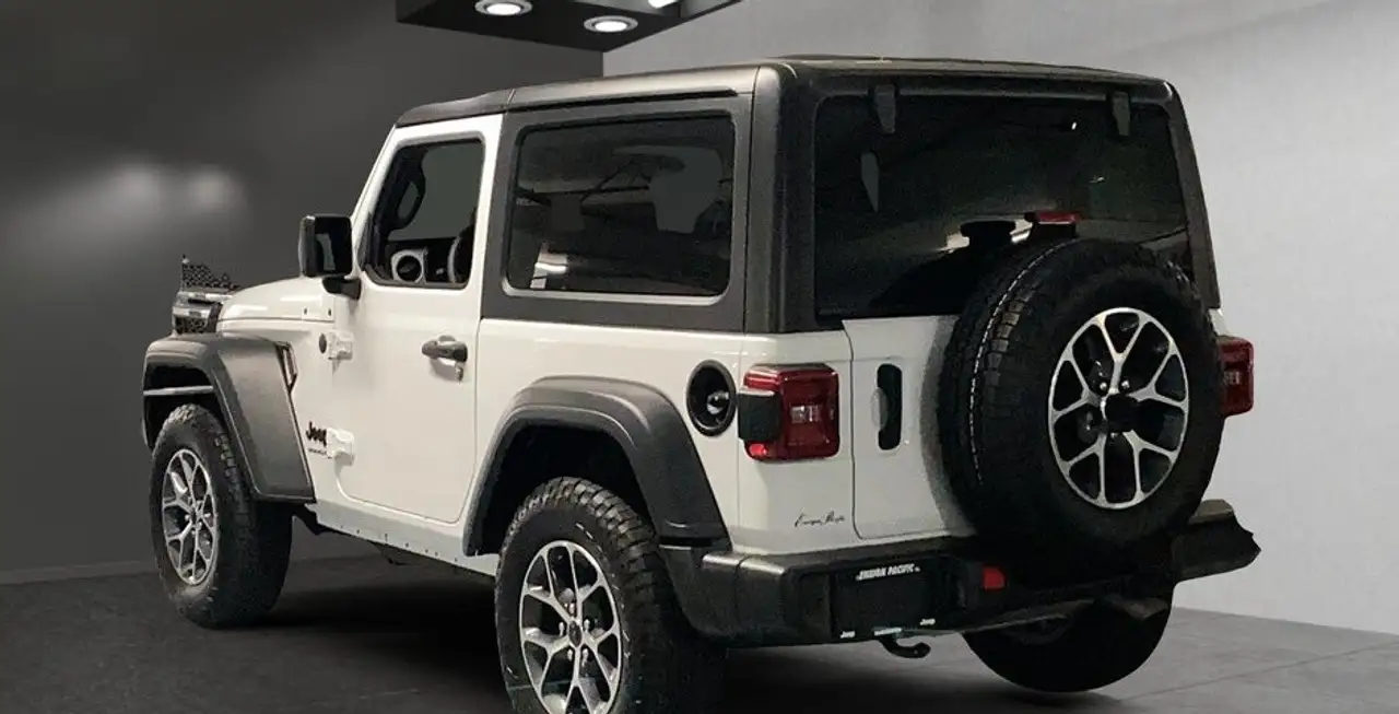 Jeep Wrangler photo Jeep Wrangler