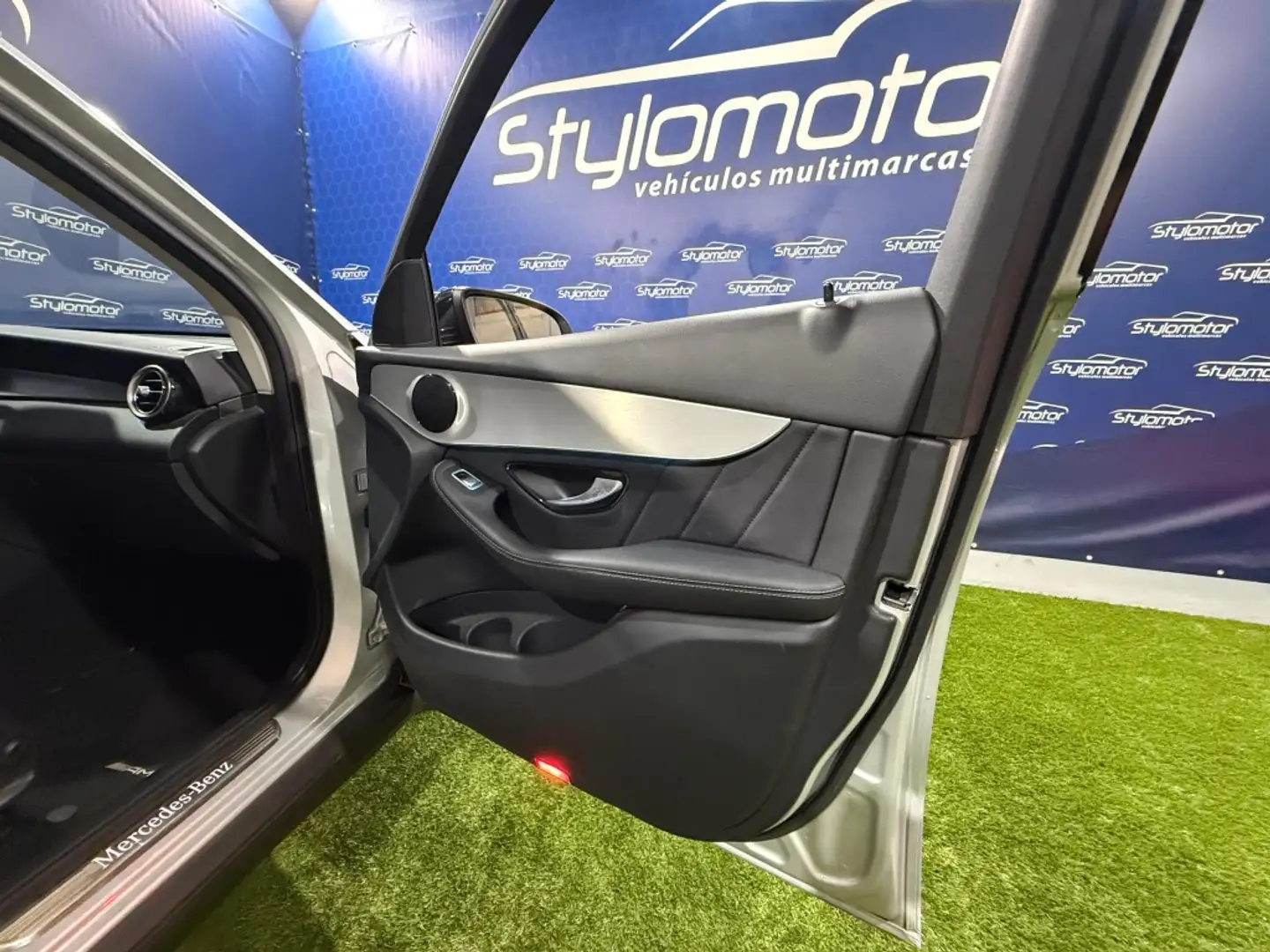 Mercedes-Benz GLC 220 220d 4Matic 9G-Tronic Gris - 2