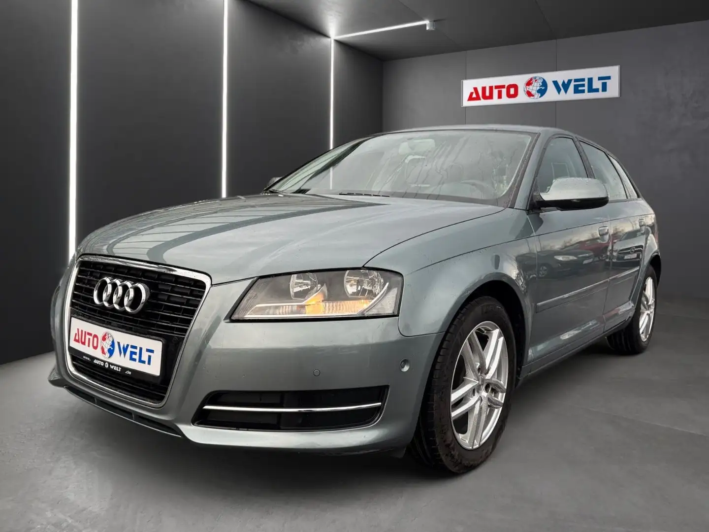 Audi A3 Sportback 1.2 TFSI Grau - 1