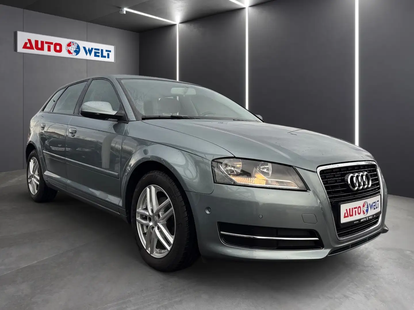 Audi A3 1.2 TFSI Tempomat Navi PDC Grijs - 2