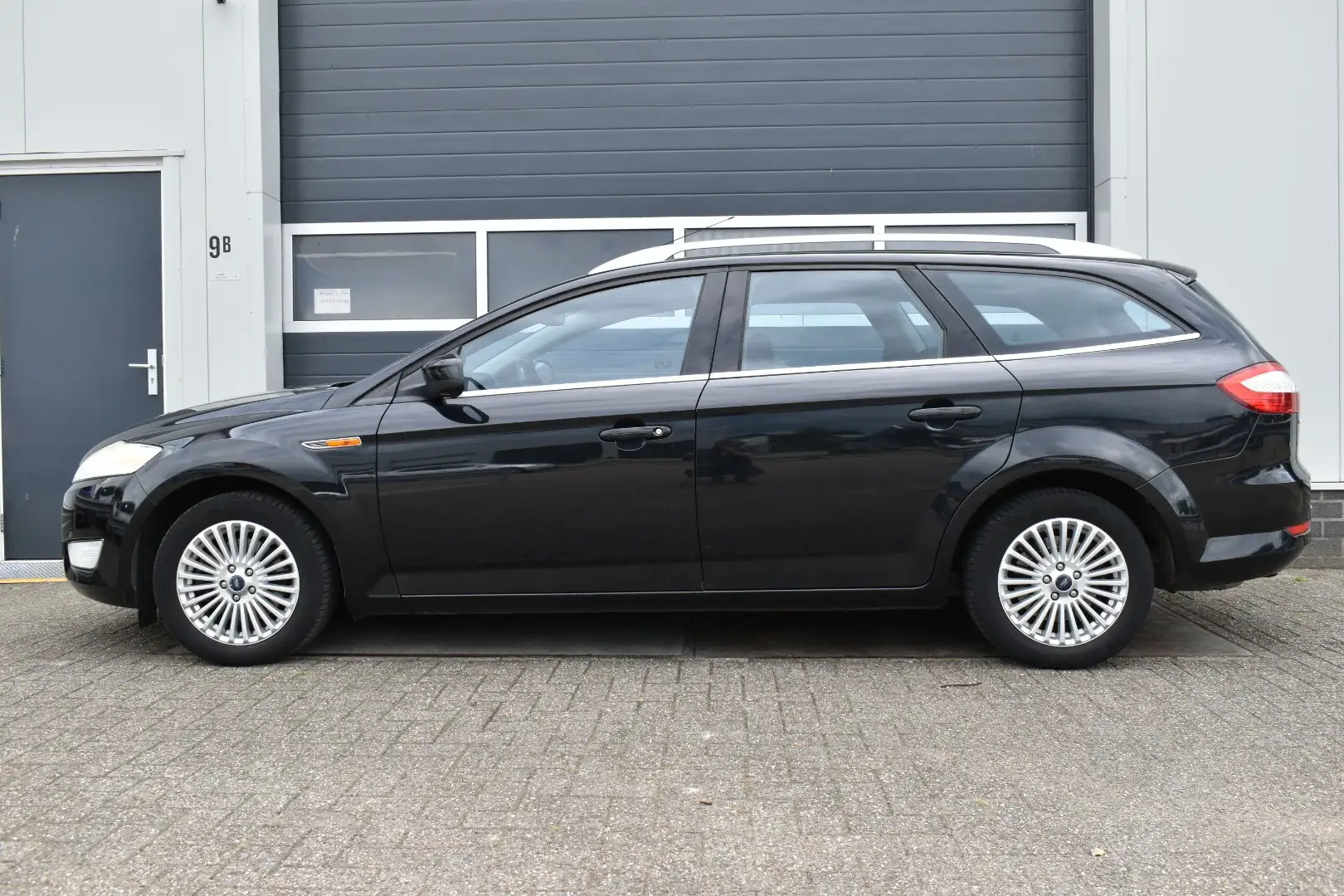 Ford Mondeo Wagon 2.0-16V Limited Handel/Export! Zwart - 2