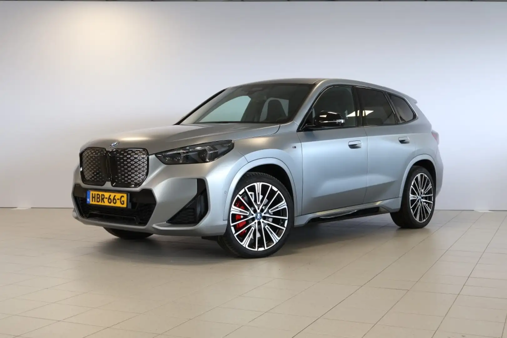 BMW iX1 eDrive20 M Sport Pro - M Sportstoelen - Pano - 20' Grigio - 2