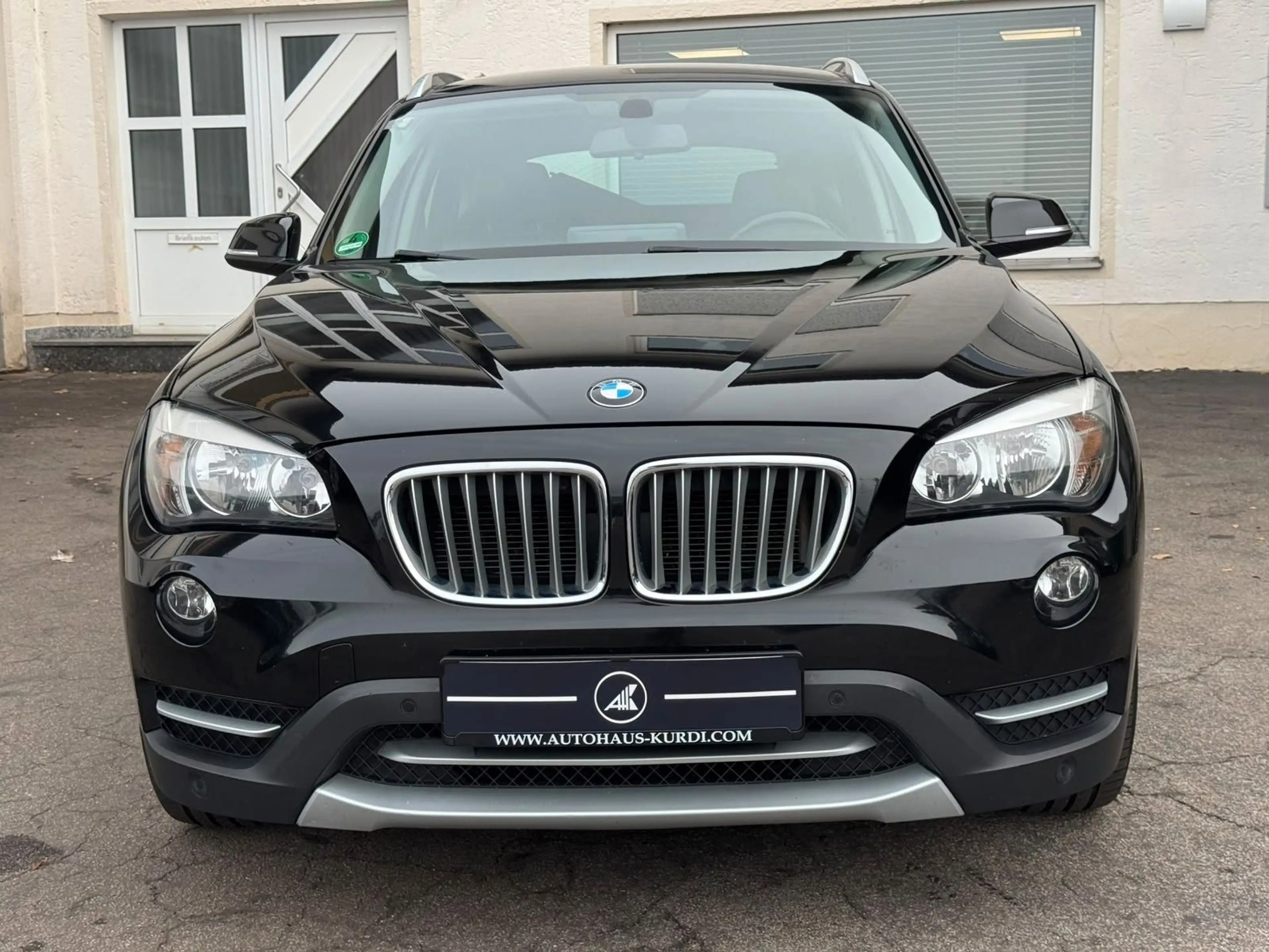 BMW X1 sDrive18d xline 8-FACH R-KAM CARPLAY TEMP AHK — photo 4