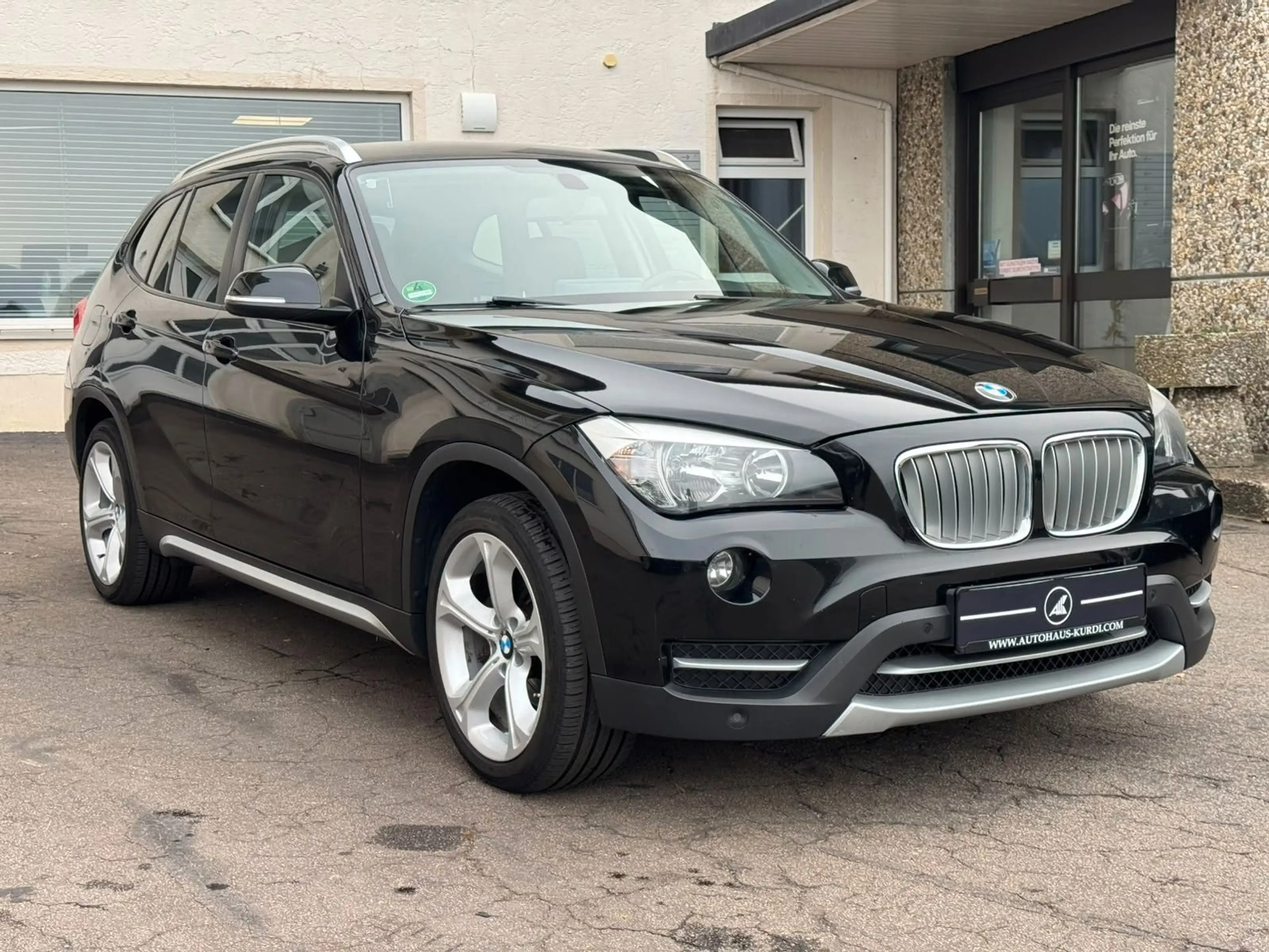 BMW X1 sDrive18d xline 8-FACH R-KAM CARPLAY TEMP AHK — photo 3
