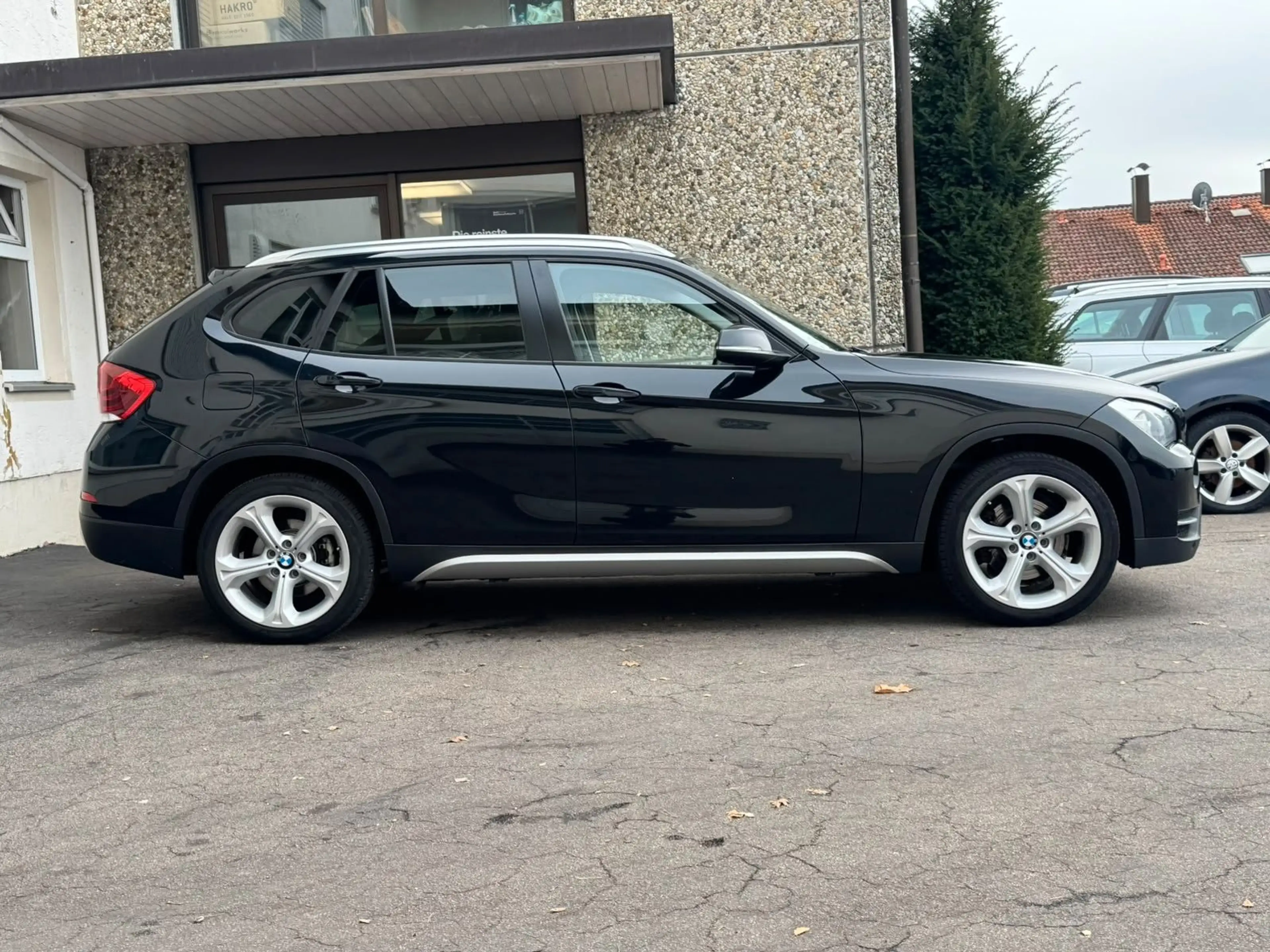 BMW X1 sDrive18d xline 8-FACH R-KAM CARPLAY TEMP AHK — photo 5