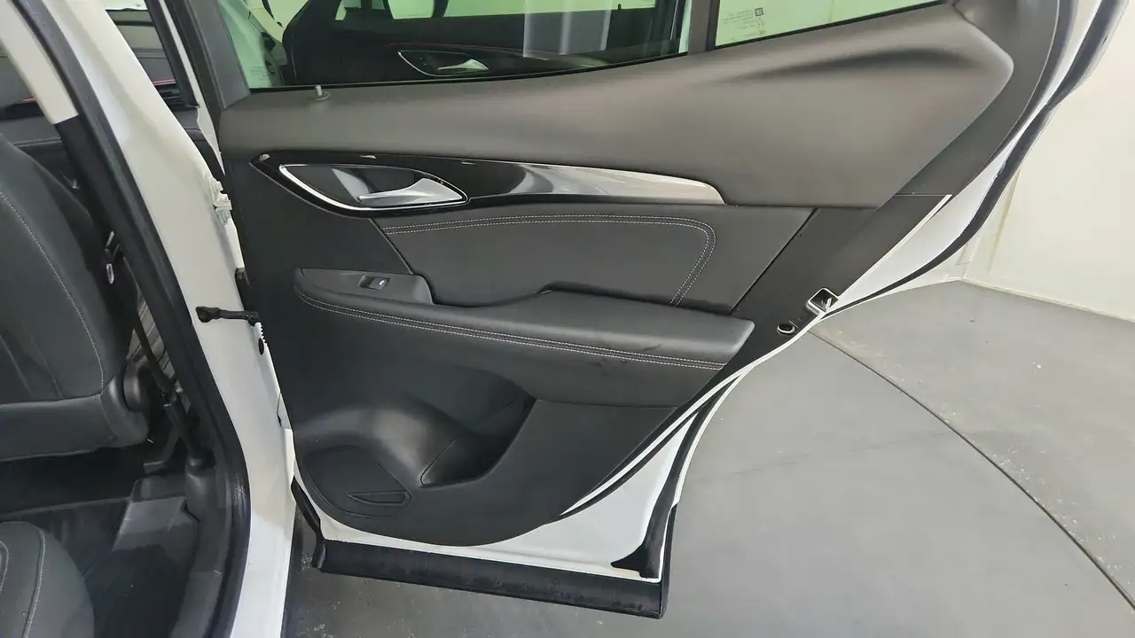 Buick Envision снимка Buick Envision