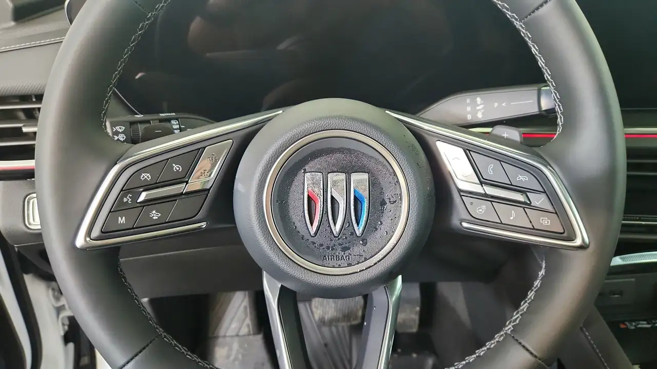 Buick Envision снимка Buick Envision