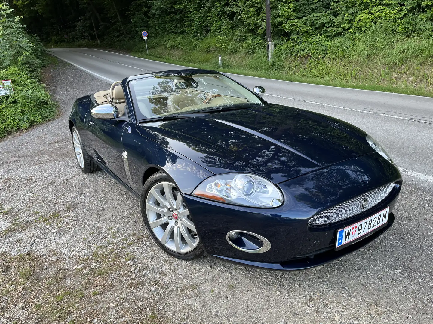 Jaguar XK8 Cabrio - 1