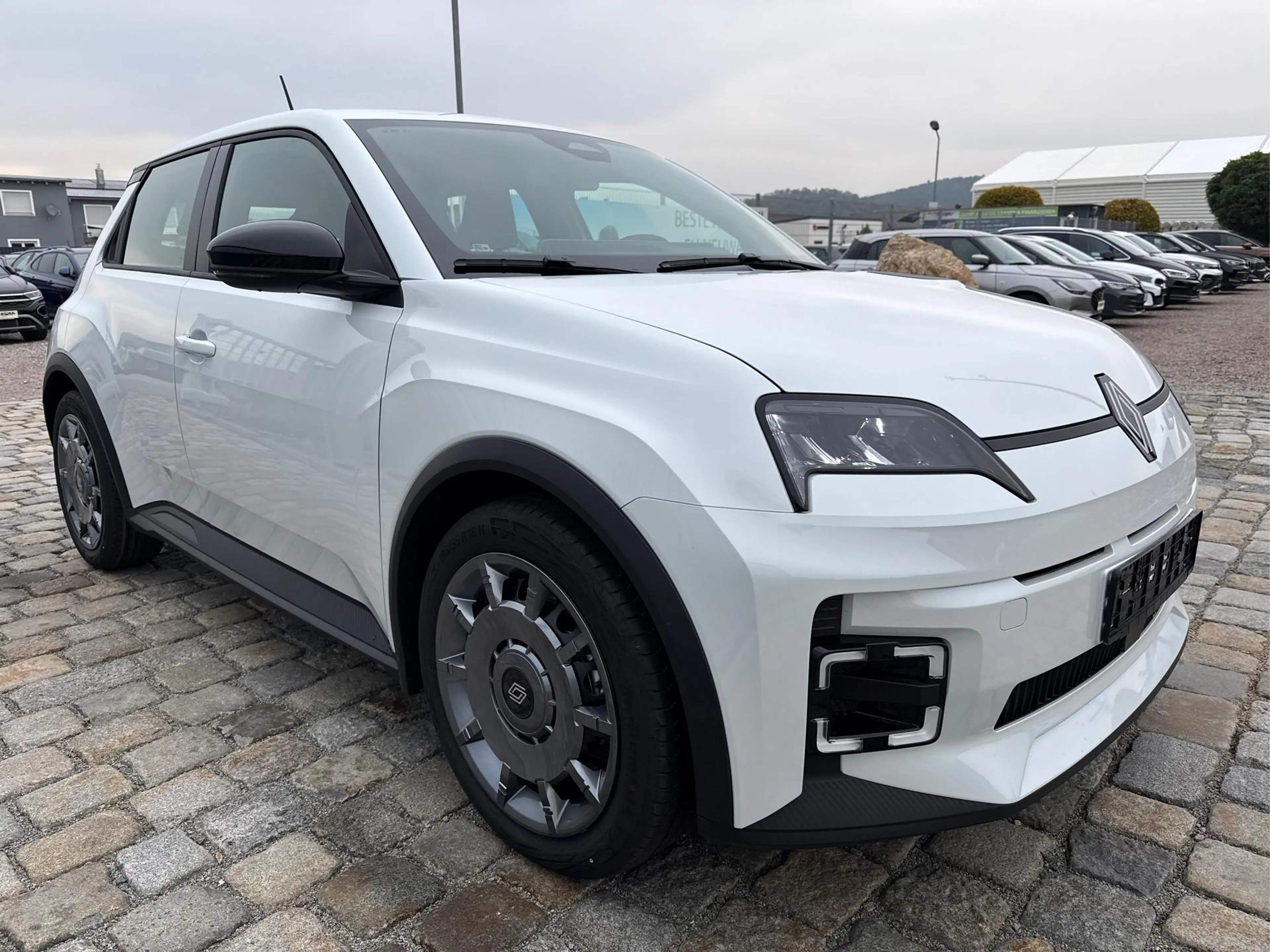 Renault R 5 URBAN RANGE 122PS-Wärmepumpe-USB C-DAB-Tempomat... — photo 2