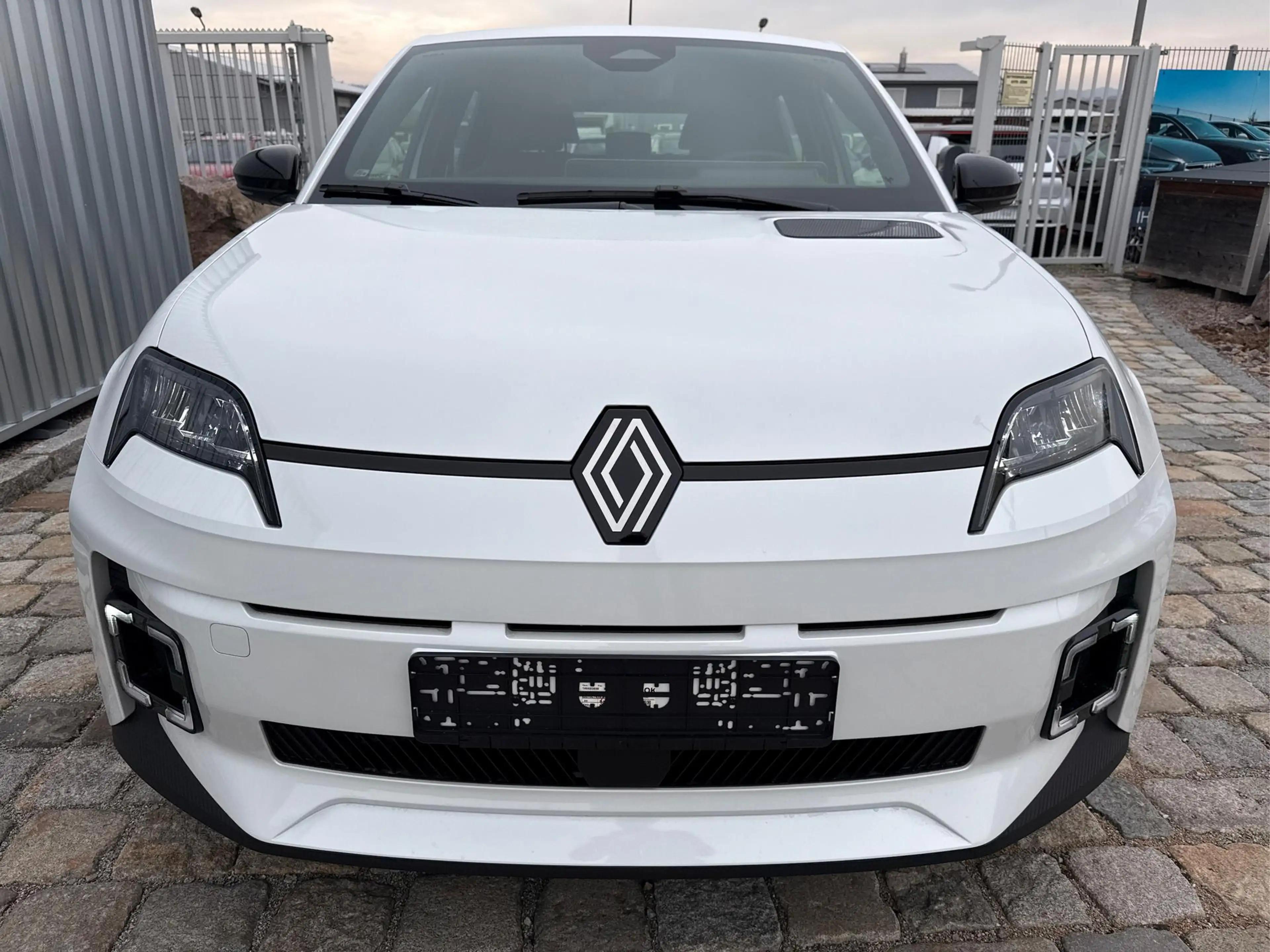 Renault R 5 URBAN RANGE 122PS-Wärmepumpe-USB C-DAB-Tempomat... — photo 10