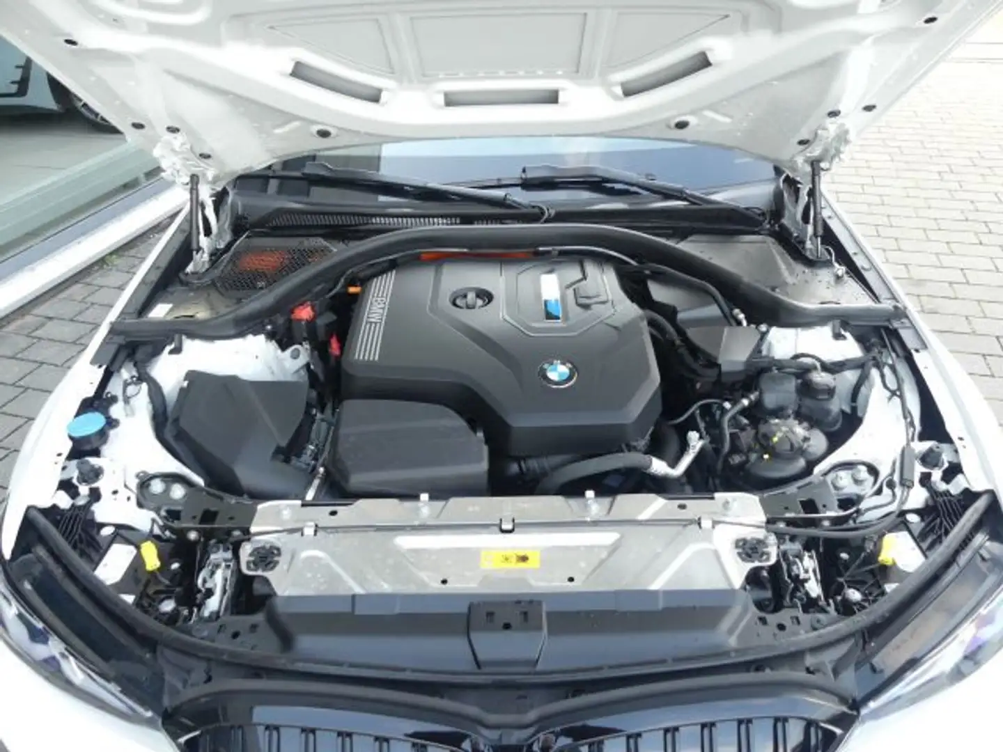 BMW 330 e Drive Tour M Sportp. Pano° Ad.LED°AHK°360° Alb - 1
