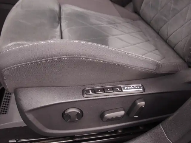 Volkswagen Golf view 9