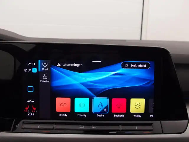 Volkswagen Golf view 11