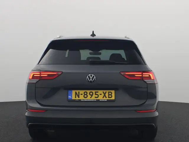 Volkswagen Golf view 4