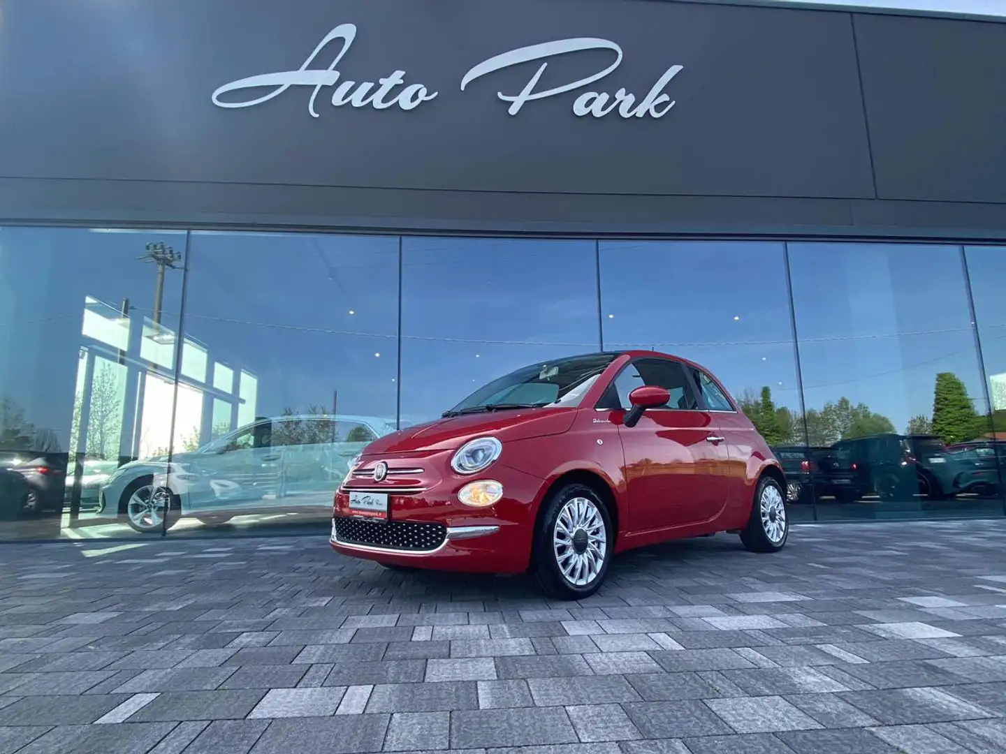 Fiat 500 1.0 Hybrid Dolcevita !! OK Neopatentati Rood - 1