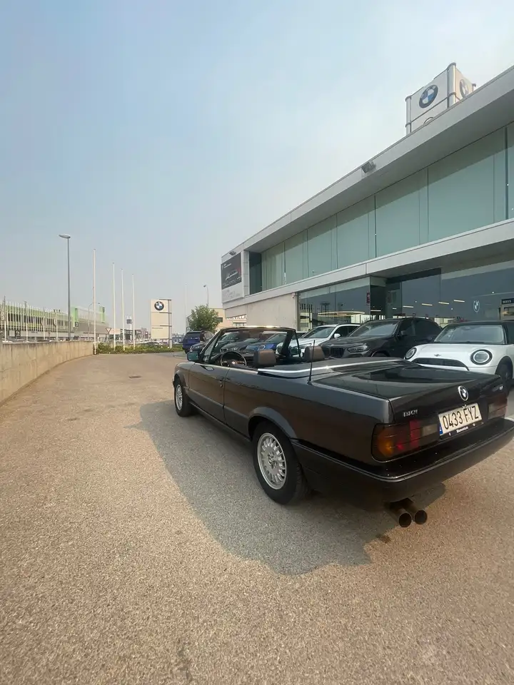 BMW 320i Cabriolet, foto 11
