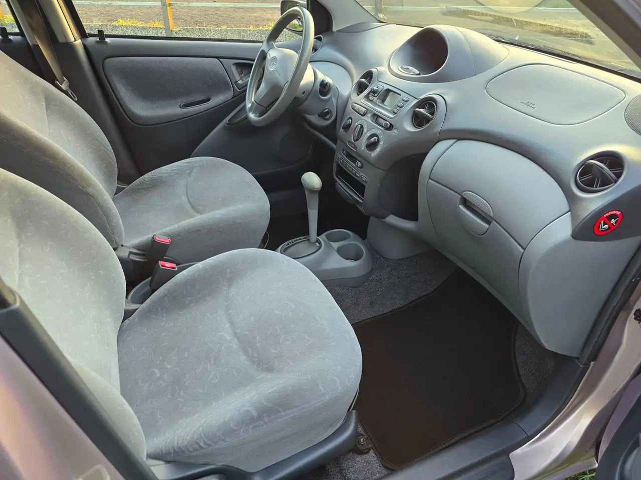 Toyota Yaris 1.3-16V VVT-i Sol AUTOMAAT | Nieuwe APK | NAP, foto 3