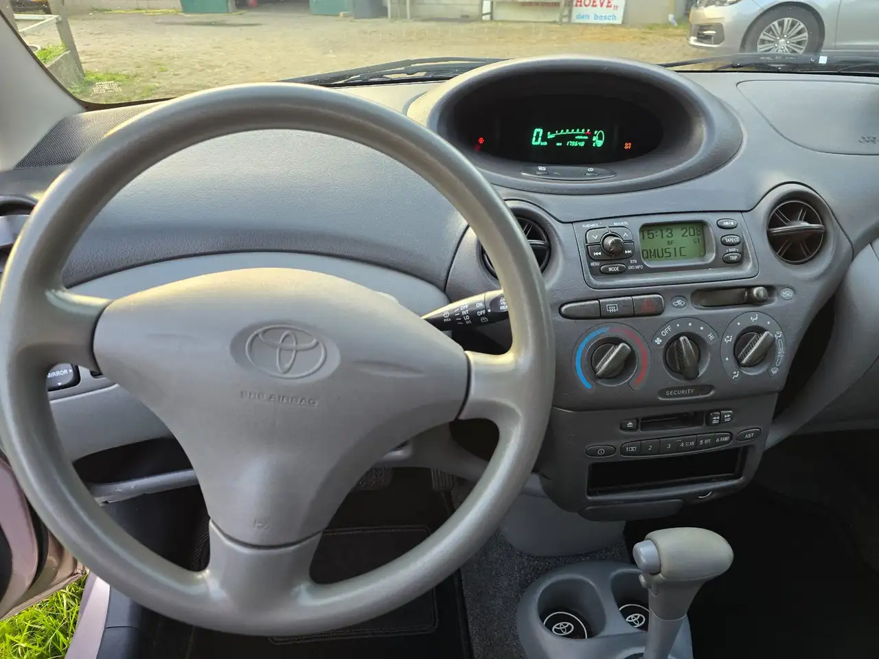Toyota Yaris 1.3-16V VVT-i Sol AUTOMAAT | Nieuwe APK | NAP, foto 5