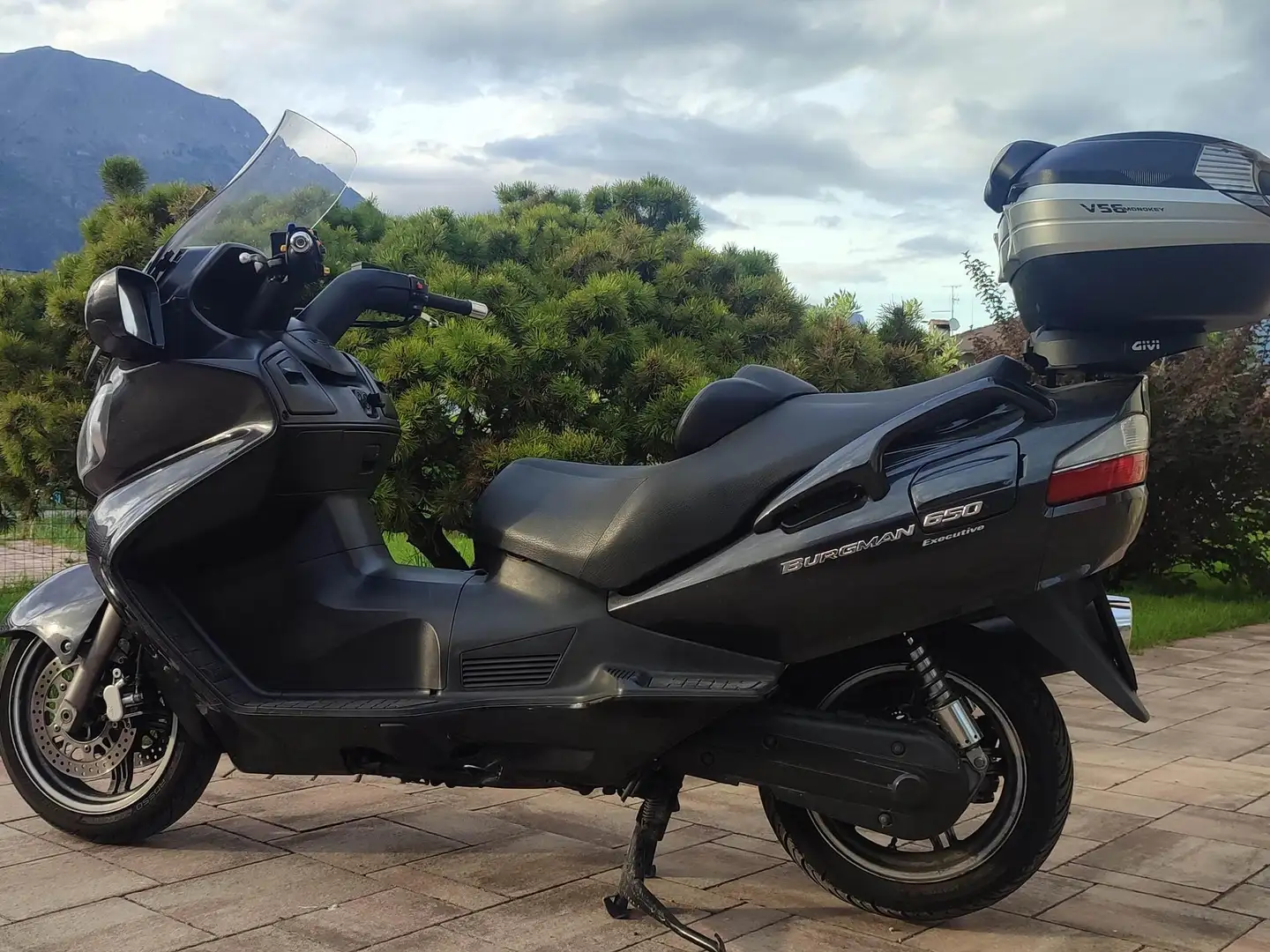 Suzuki Burgman 650 Executive Gri - 1