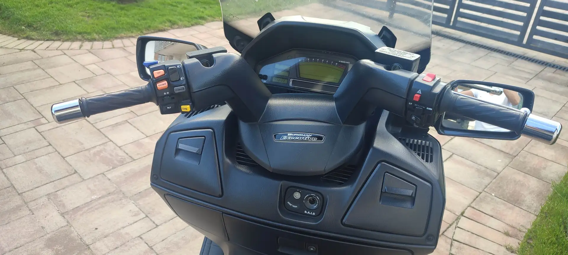 Suzuki Burgman 650 Executive Gri - 2