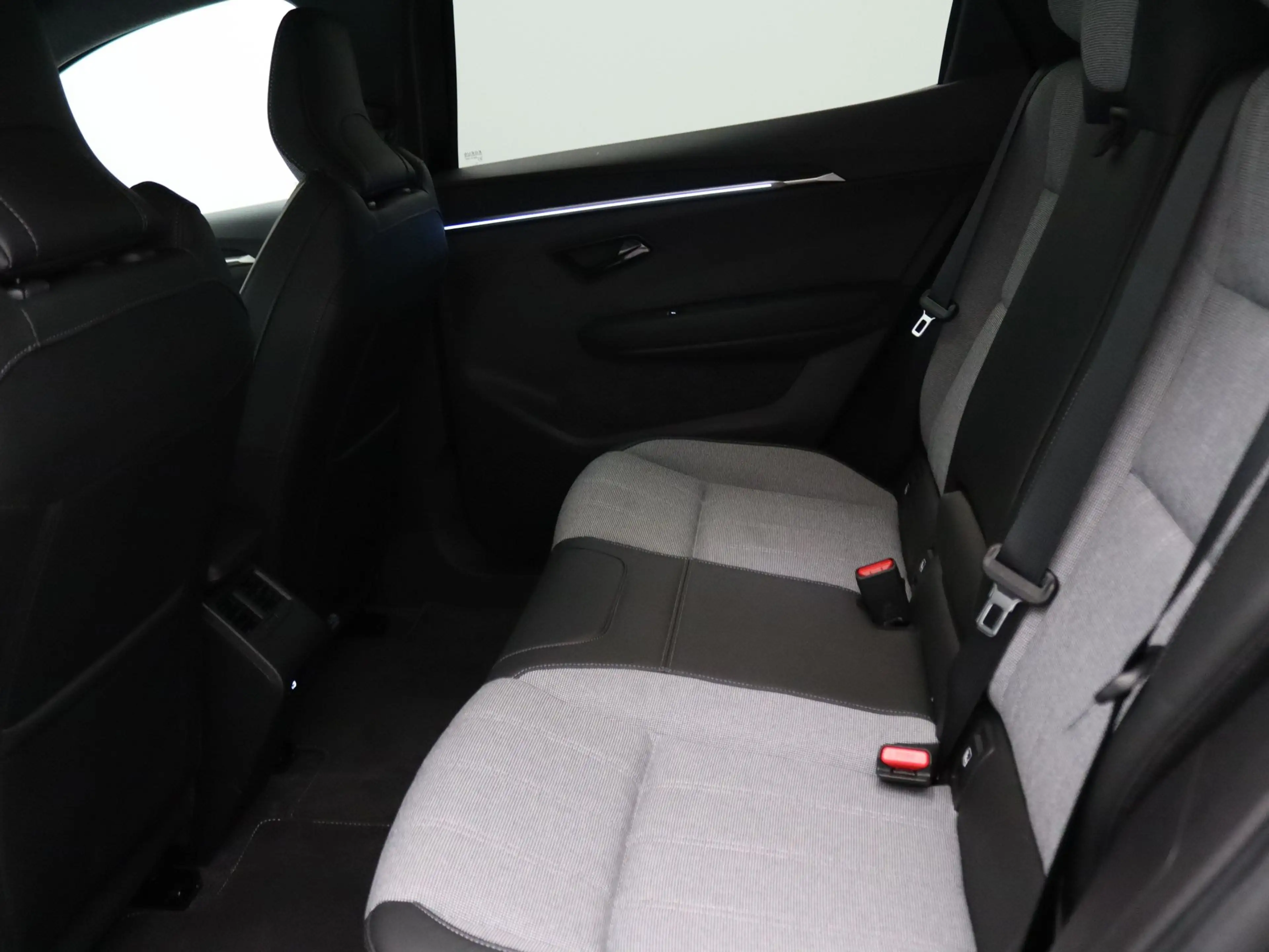 Mitsubishi Eclipse Cross Intense+ 87 kWh Apple Carplay/Android Auto | Clima — photo 31
