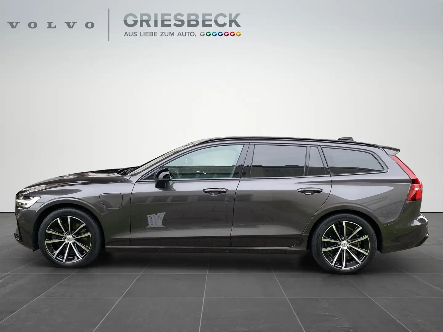 Volvo V60 T8 Plus Dark AHK*LED*StHzg*SHZ*WiPa* Grau - 2