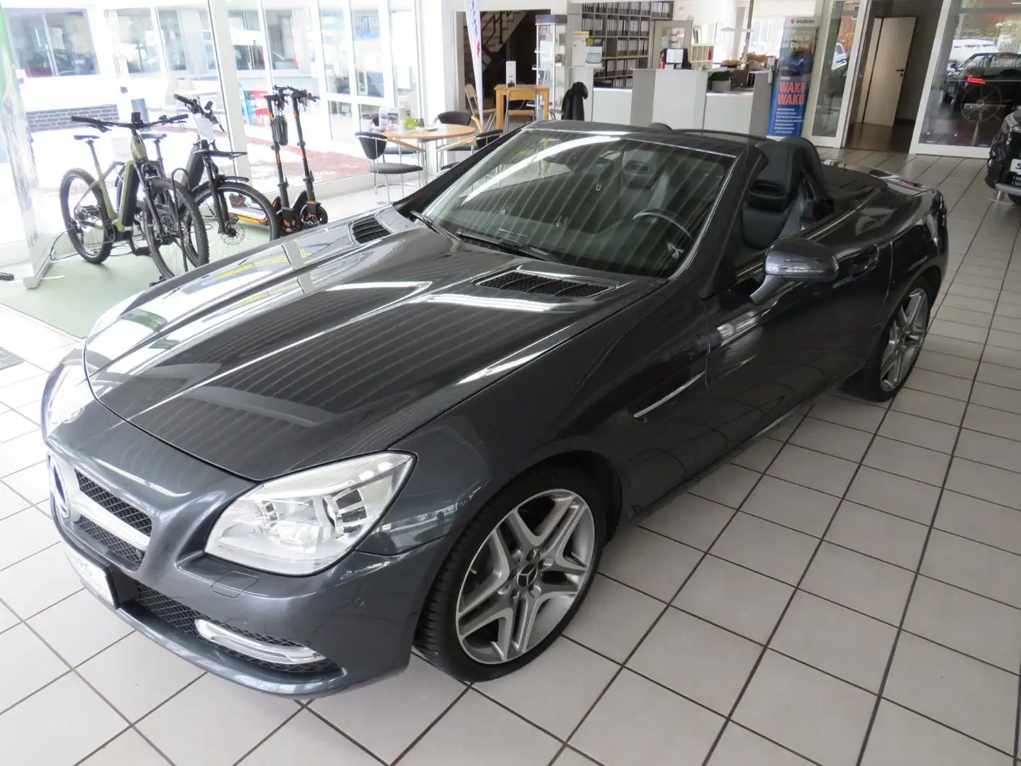 Mercedes-Benz SLK 200 Roadster Grau - 1