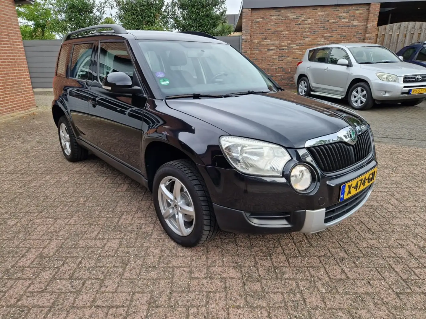 Skoda Yeti 1.2 TSI Active Plus Airco Trekhaak Cruise Negro - 2