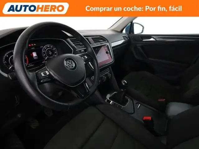Volkswagen Tiguan view 12