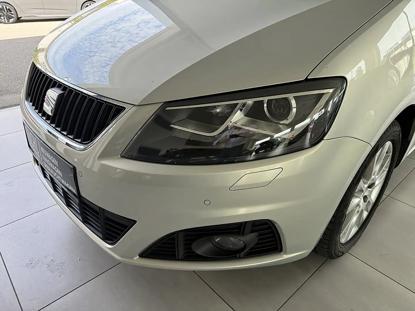 SEAT Alhambra Style 2,0 TDI CR DPF Silber - 2