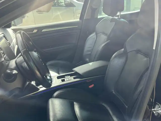 Renault Megane view 5