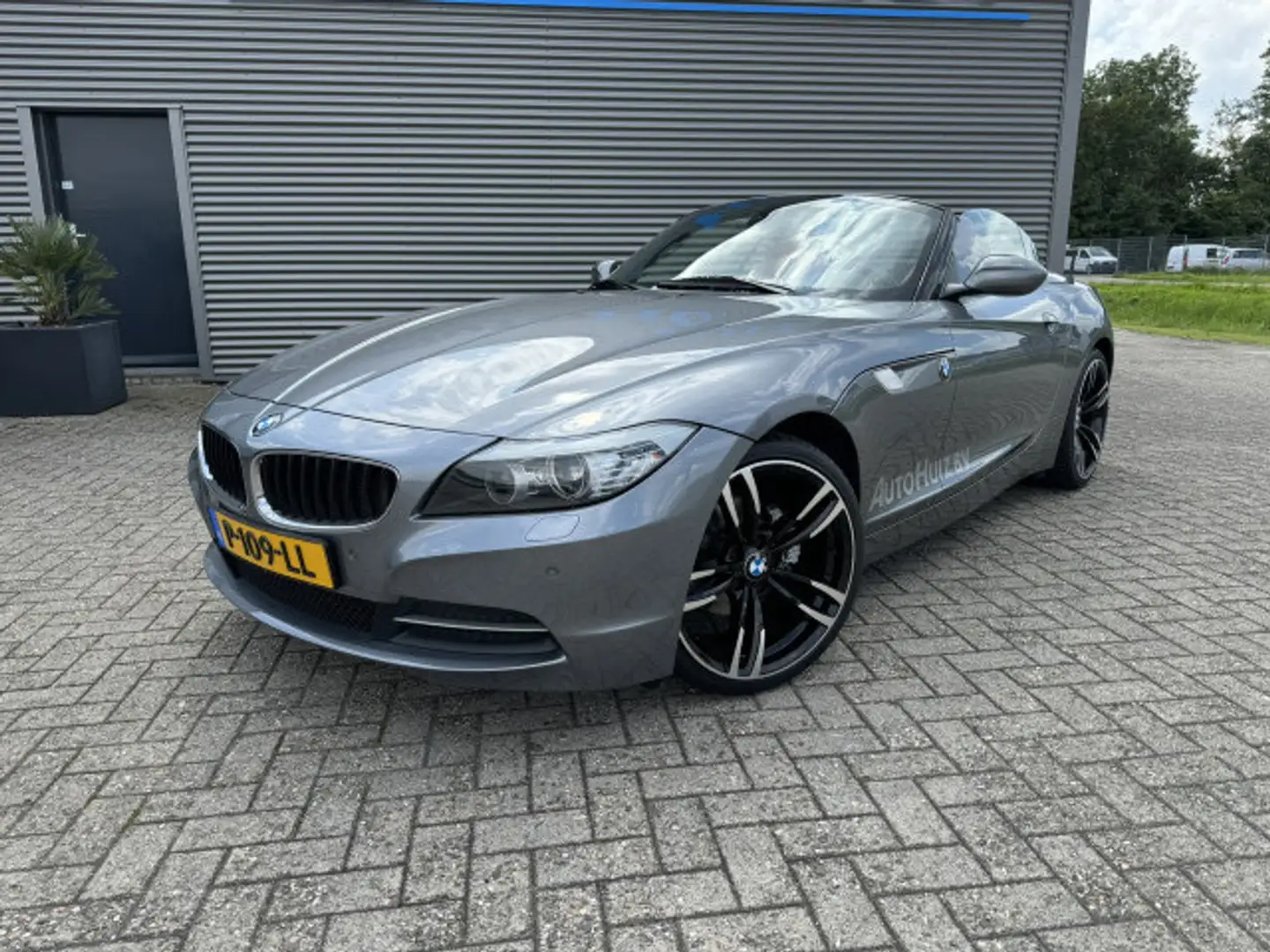 BMW Z4 sDrive23i Executive Grijs - 1