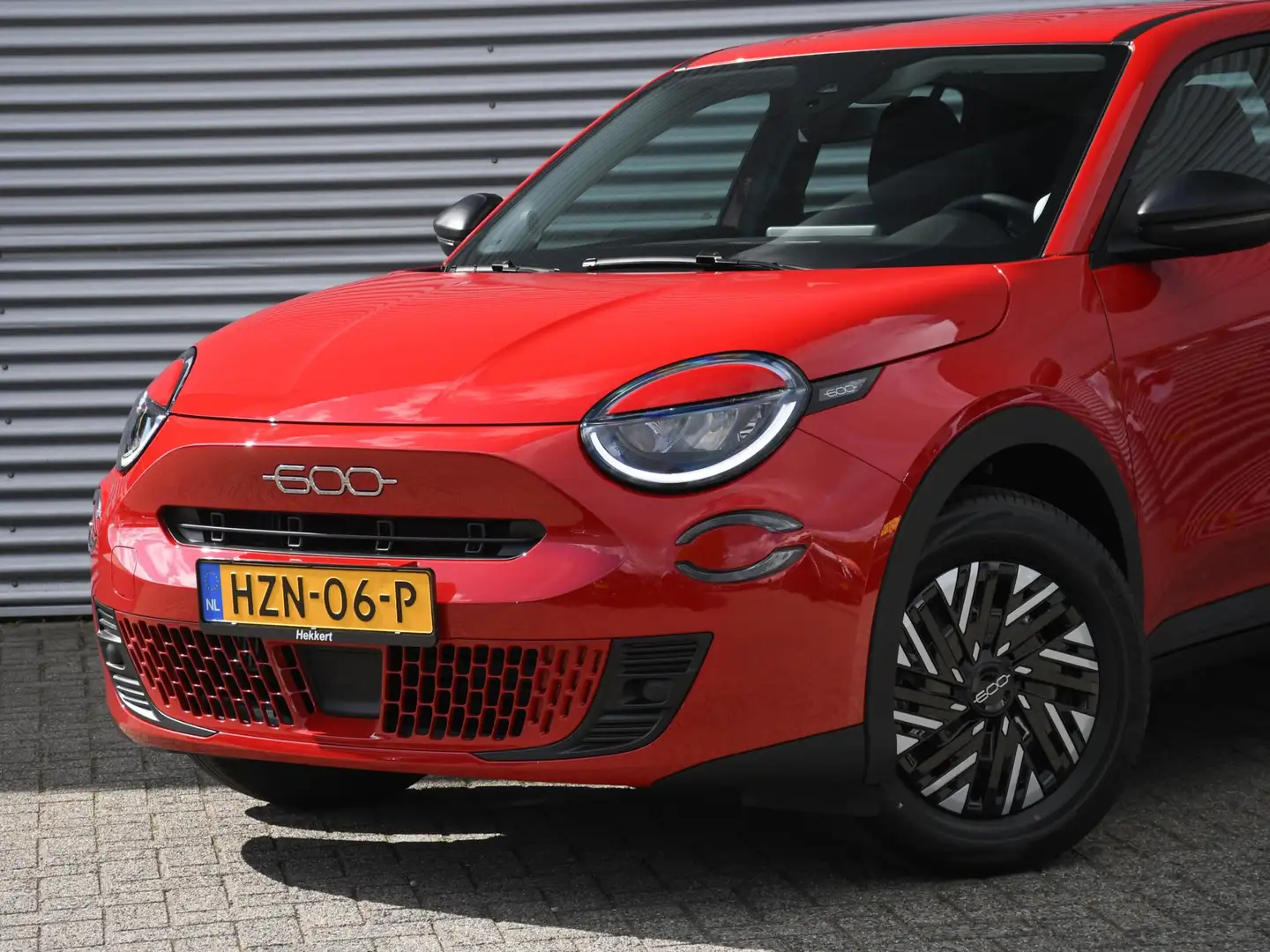 Fiat 600 Urban 1.2 Hybrid 110pk Automaat LED | APPLE CARPLA Rood - 2