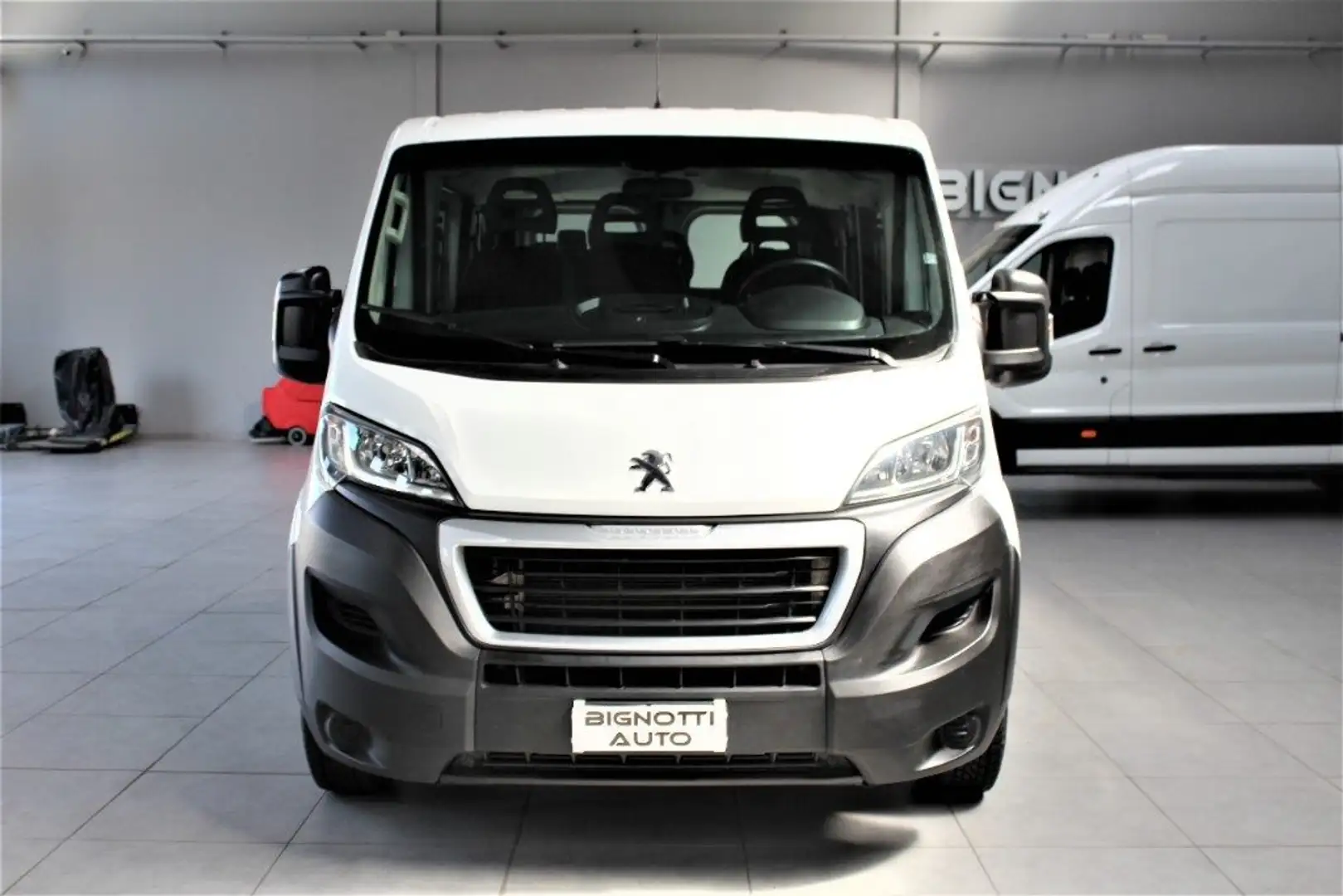 Peugeot Boxer 330 2.0 BlueHDi/110CV FAP PC-TN Combi Comfort-9 PO Blanco - 2