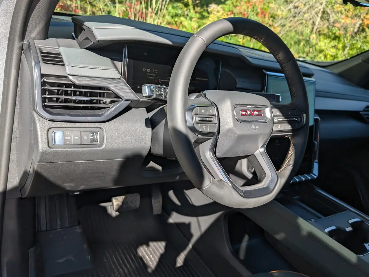 GMC Acadia снимка GMC Acadia