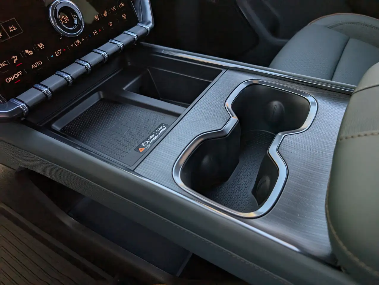 GMC Acadia снимка GMC Acadia