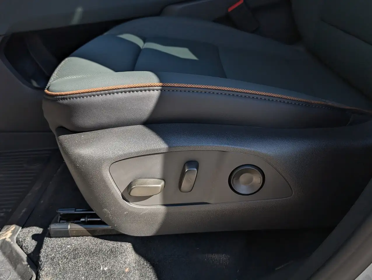 GMC Acadia снимка GMC Acadia