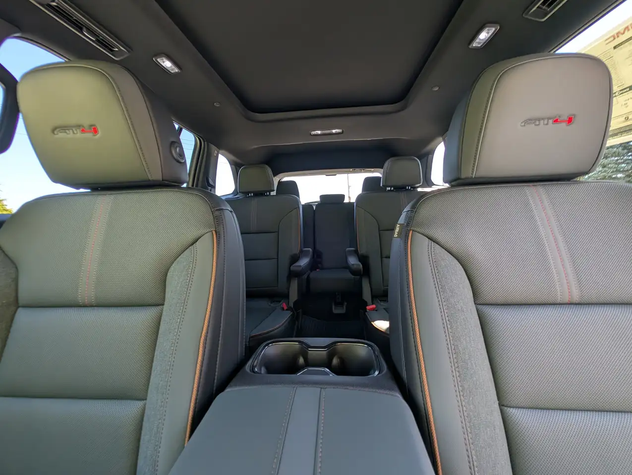 GMC Acadia снимка GMC Acadia