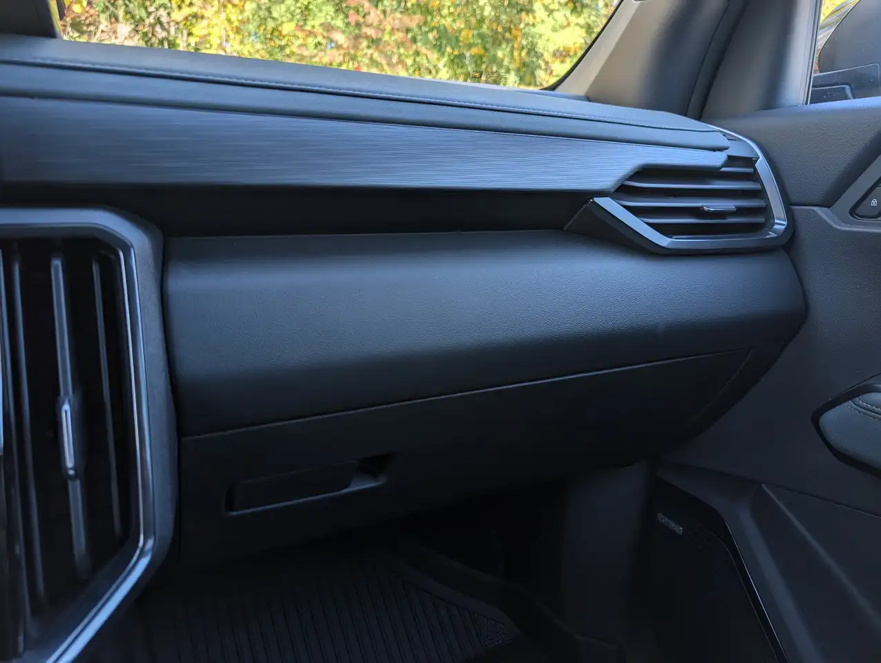 GMC Acadia снимка GMC Acadia