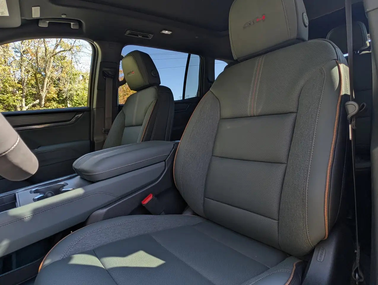 GMC Acadia снимка GMC Acadia