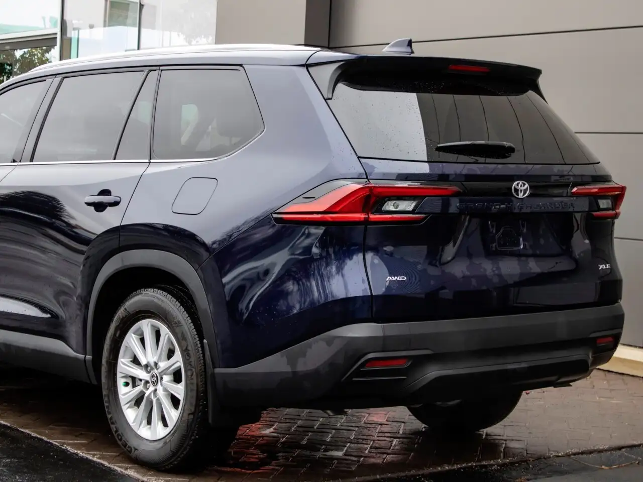Toyota Grand Highlander снимка Toyota Grand Highlander