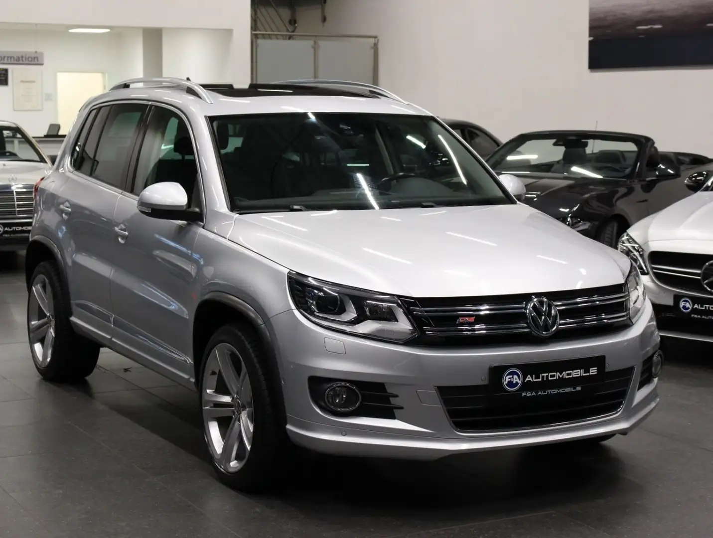 Volkswagen Tiguan Sport & Style BMT 4Motion R Line*TOP Silber - 2